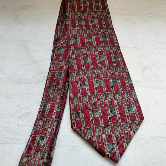 Roundtree and Yorke Necktie Tie  Silk Red Multicolored Geometric Jacquard USA - Picture 11 of 11